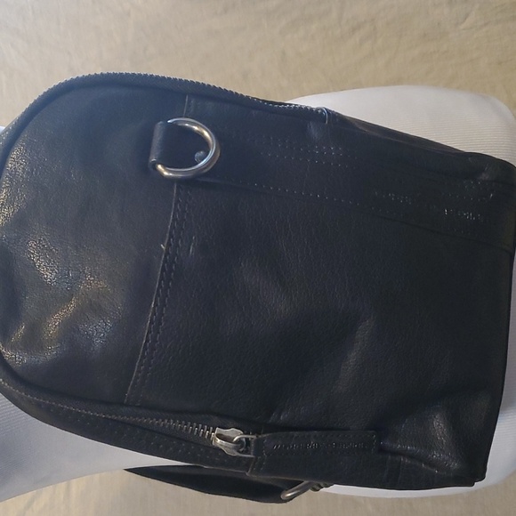 Spikes & Sparrow Black Leather Shoulder Sling Bag - Picture 4 of 7